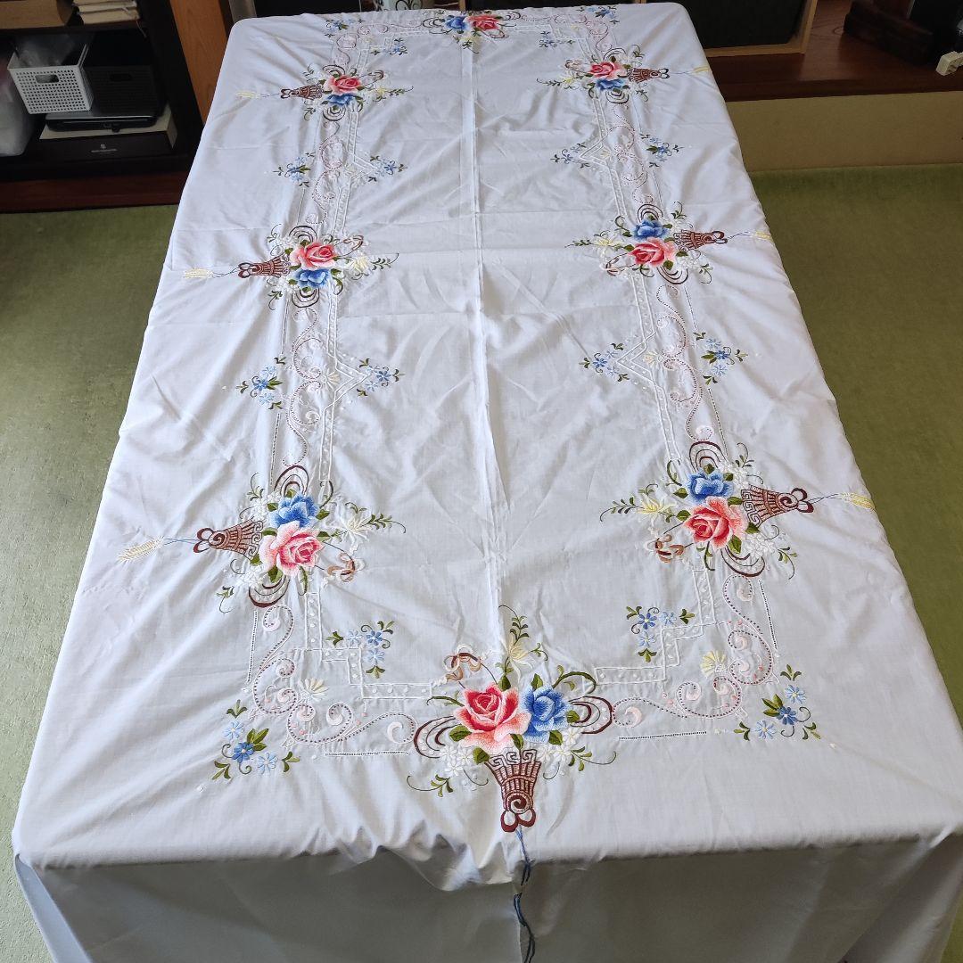 ② 大判テーブルクロス と ナプキン12枚　蚤の市