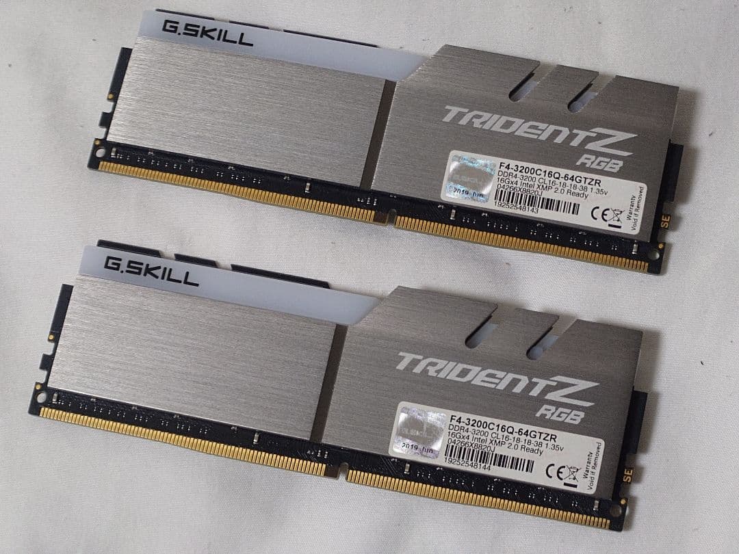 メモリー G.SKILL TRIDENT Z RGB DDR4 3200MHz 32GB