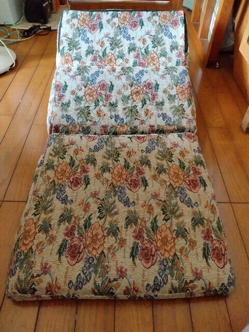 匿名配送足なしソファー