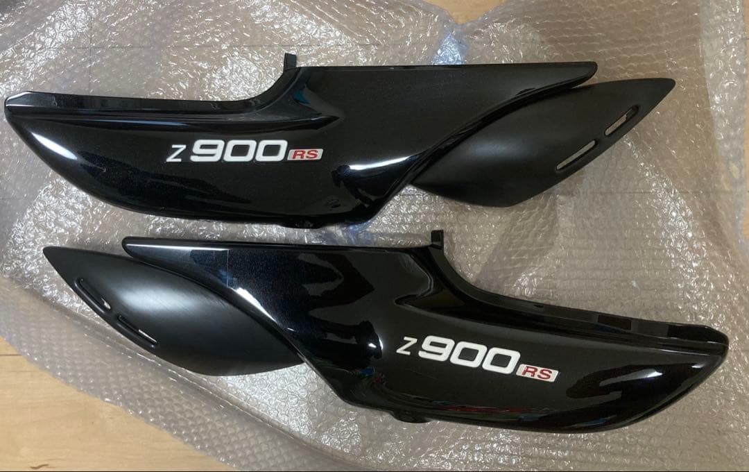 Z900RS SE 純正サイドカバー　サイドカウル