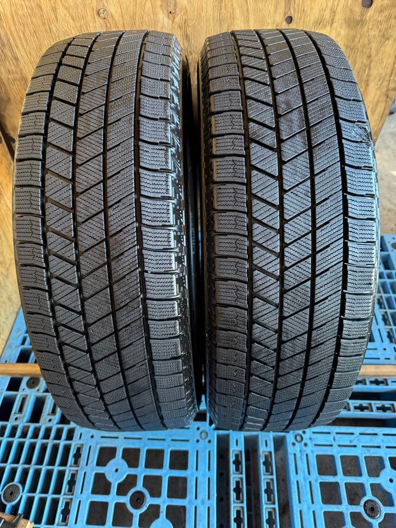 タイヤ・ホイール (327)(2)195/60R17BRIDGESTONE BLIZZAKVRX3