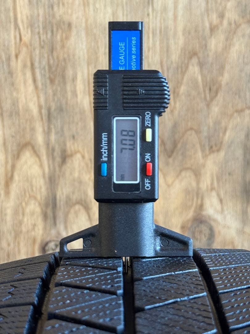 タイヤ・ホイール (327)(2)195/60R17BRIDGESTONE BLIZZAKVRX3