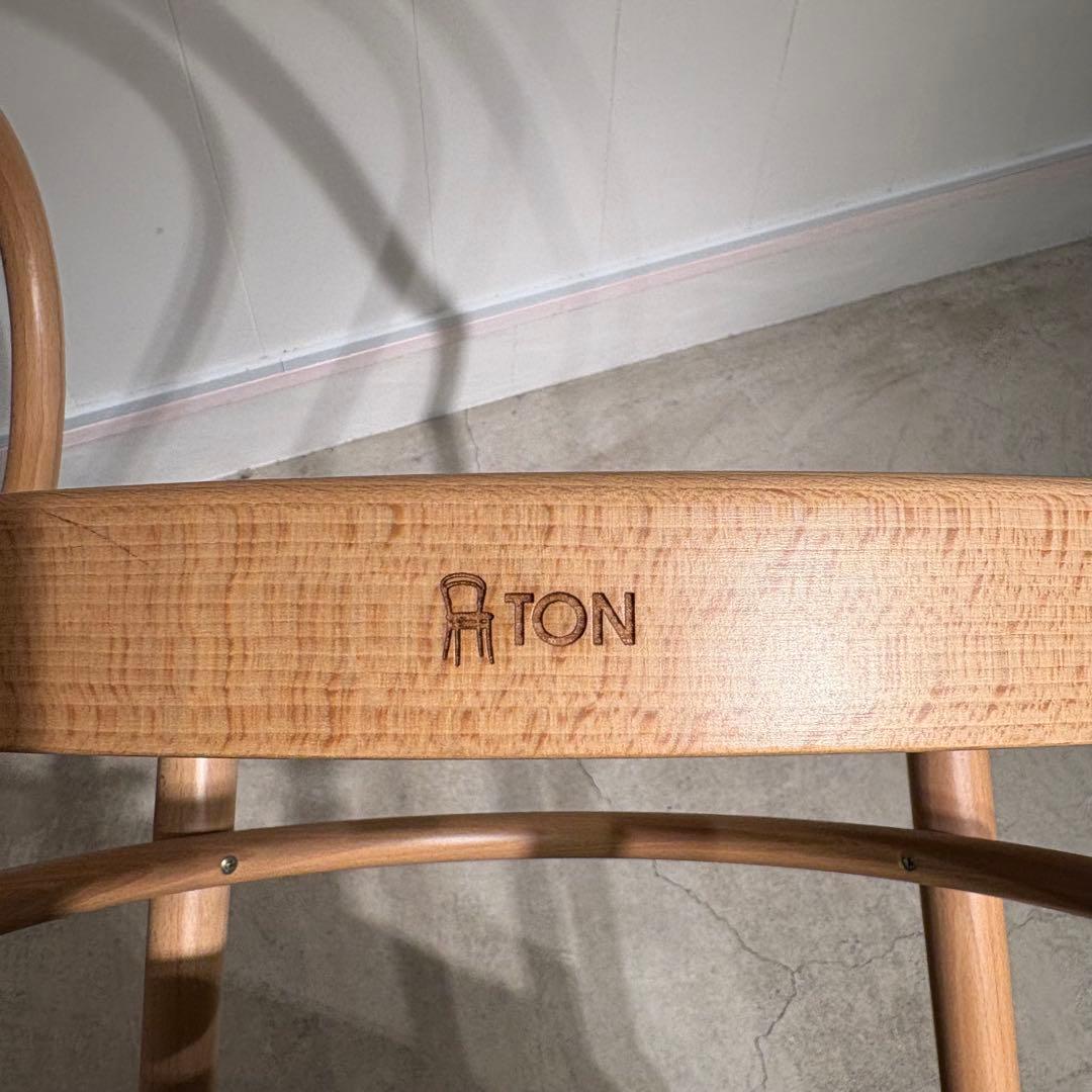 TON社製　ベントウッド　曲木　アームチェア