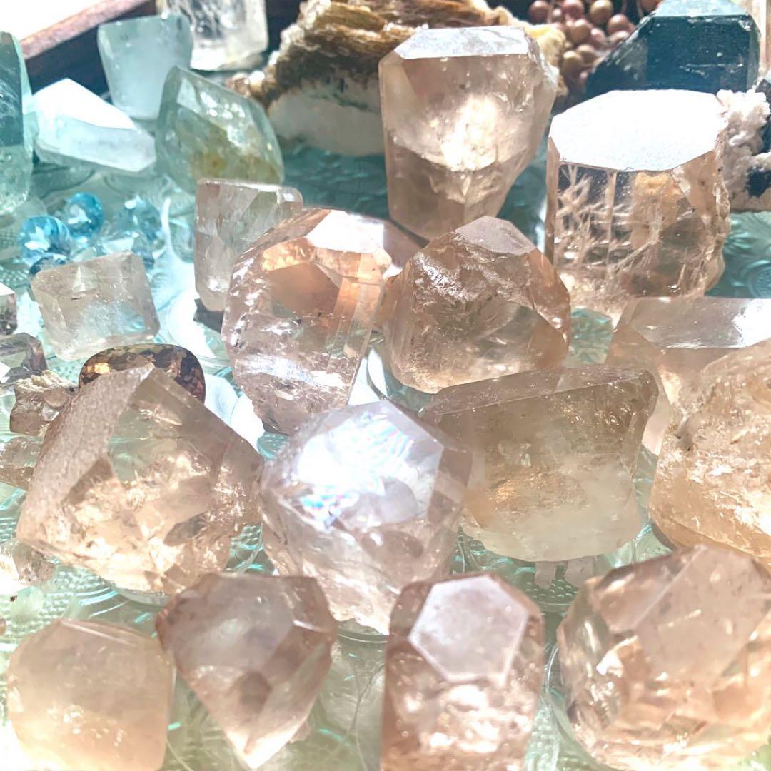 美し過ぎるピーチカラートパーズ原石175ct/非加熱/鉱物標本