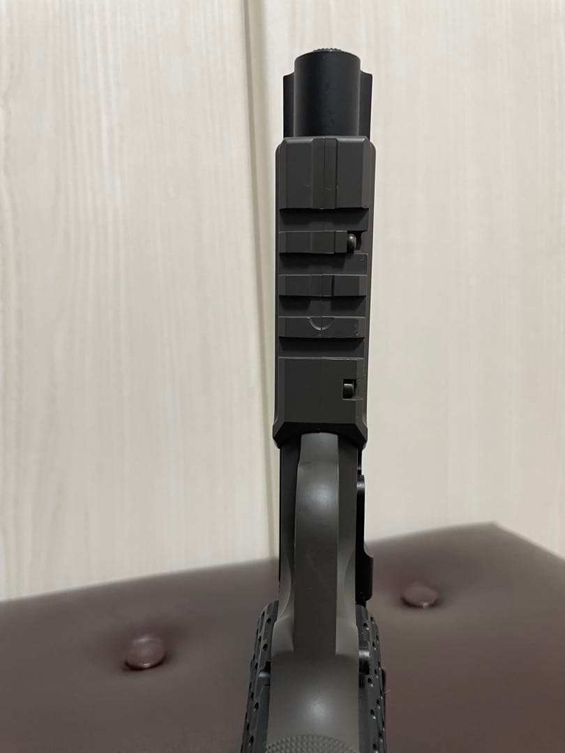 東京マルイ　ナイトウォーリア　ガスガン　スペアマガジン、ガス付き