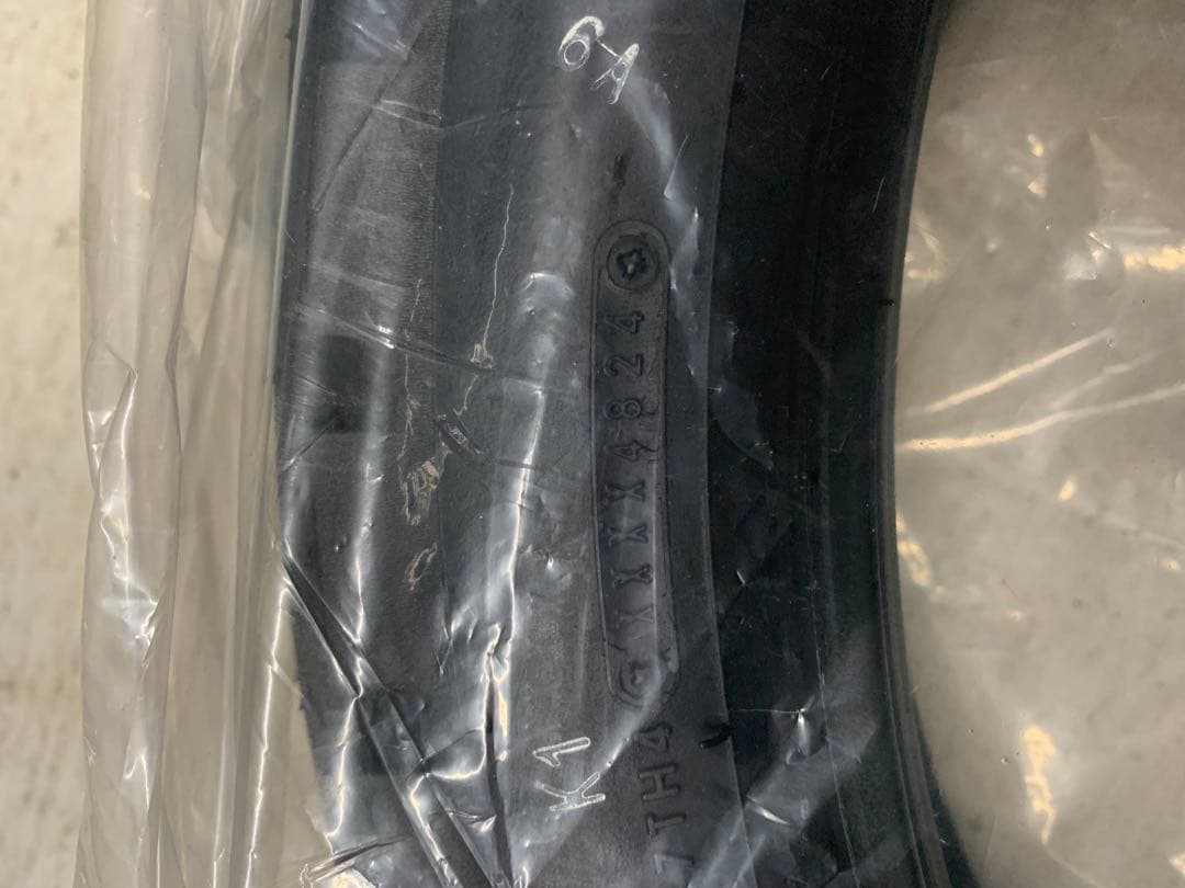 TT100 GPタイヤ 110/90-18 チューブレス