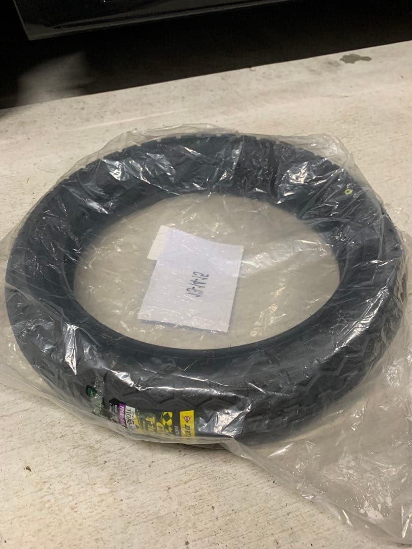 TT100 GPタイヤ 110/90-18 チューブレス