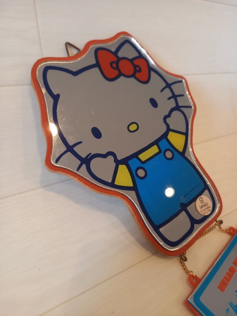 激レア　ハローキティ　ミラー　壁掛け　1976年　レトロ　旧ロゴ　パブミラー