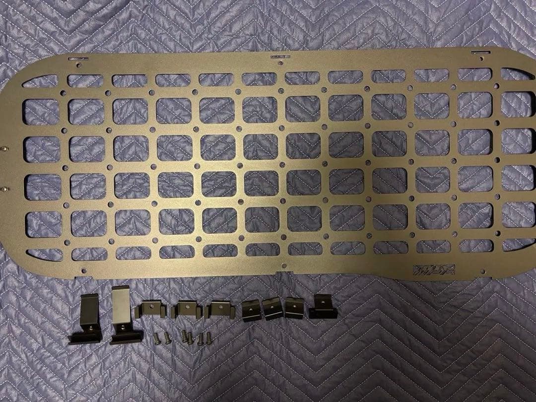 IPFJB64.JB74用サイドストレージパネルリヤウインドウガード(ジムニー)