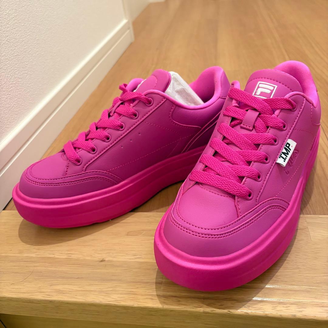 FILA 限定スニーカー 【IMP.コラボ】