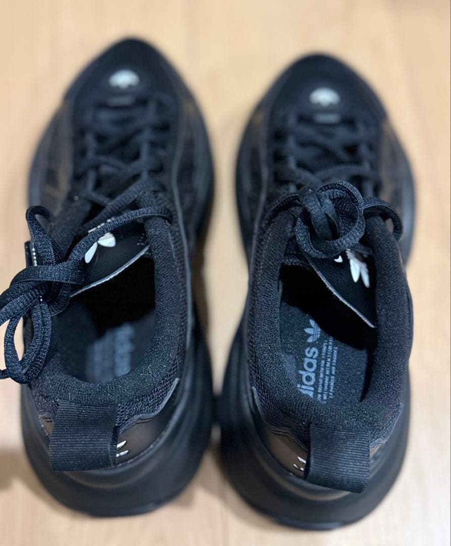 アディダス オズガイア 23.5cm