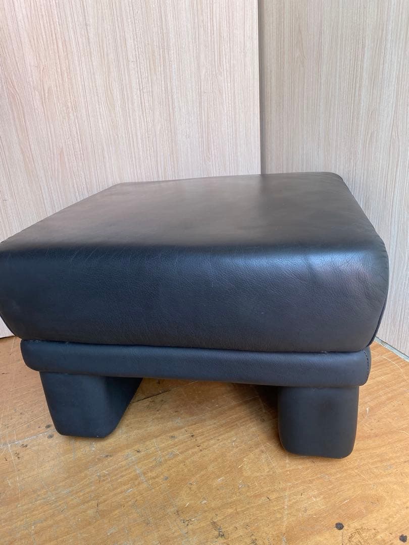【ヒモラ社】オットマン・スツール　IDC大塚家具・ドイツ製　総革
