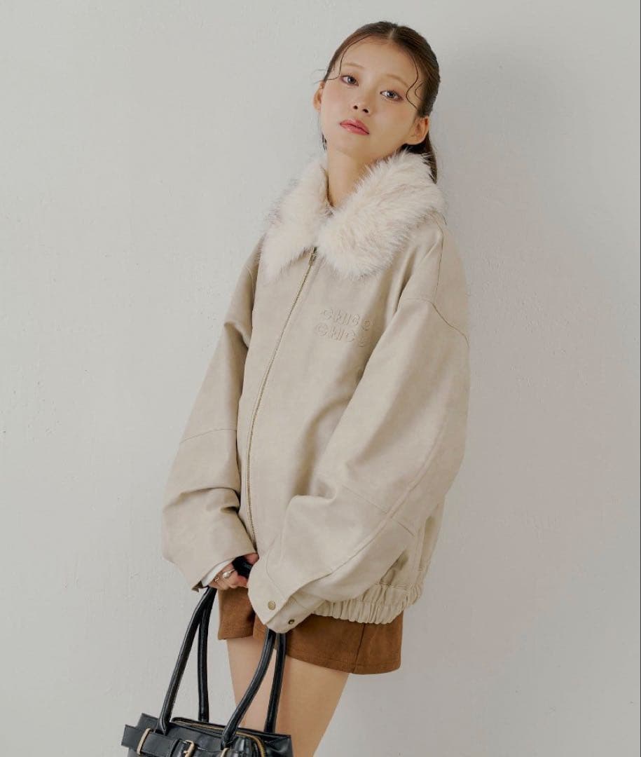 Chico フェイクレザールーズジップブルゾン アイボリー