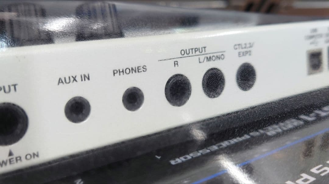 ■■【箱・取説付】BOSS GT-1 ギターエフェクトプロセッサー『ホワイト』