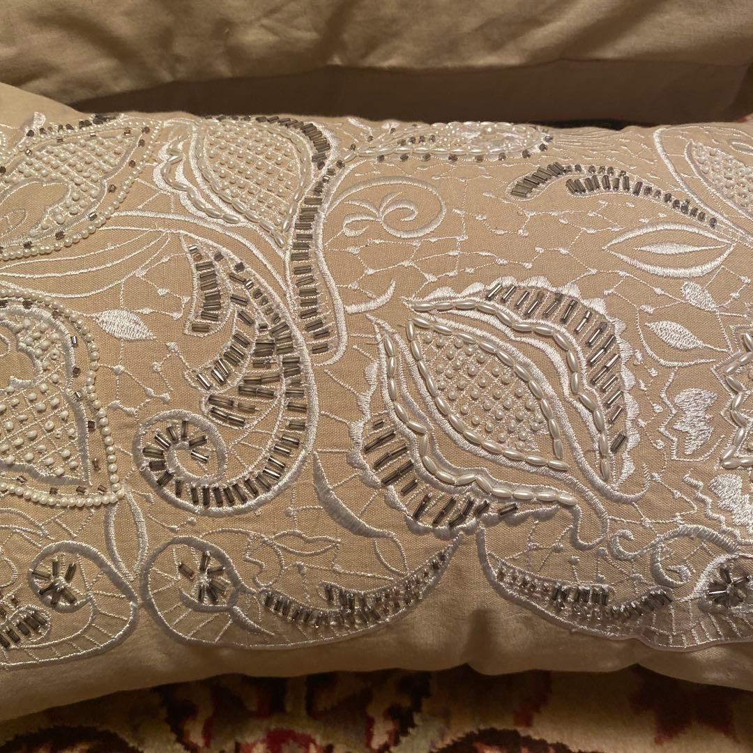 un Jardin Paris ペイズリー柄ビーズ刺繍クッション2個セット