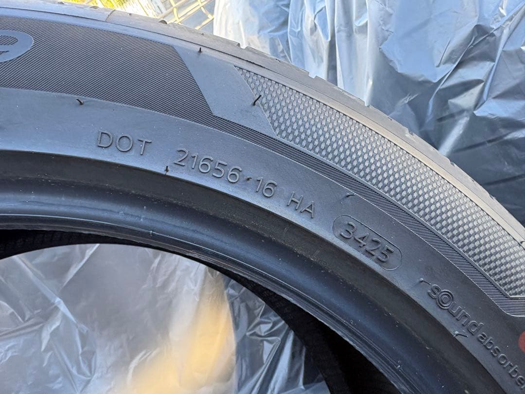 テスラ モデルY 純正タイヤ 255 45R 19 TESLA model Y