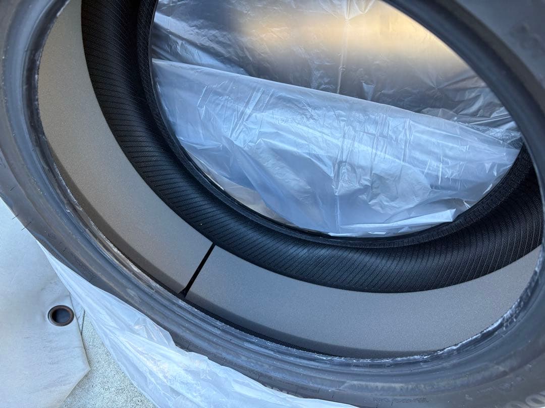 テスラ モデルY 純正タイヤ 255 45R 19 TESLA model Y