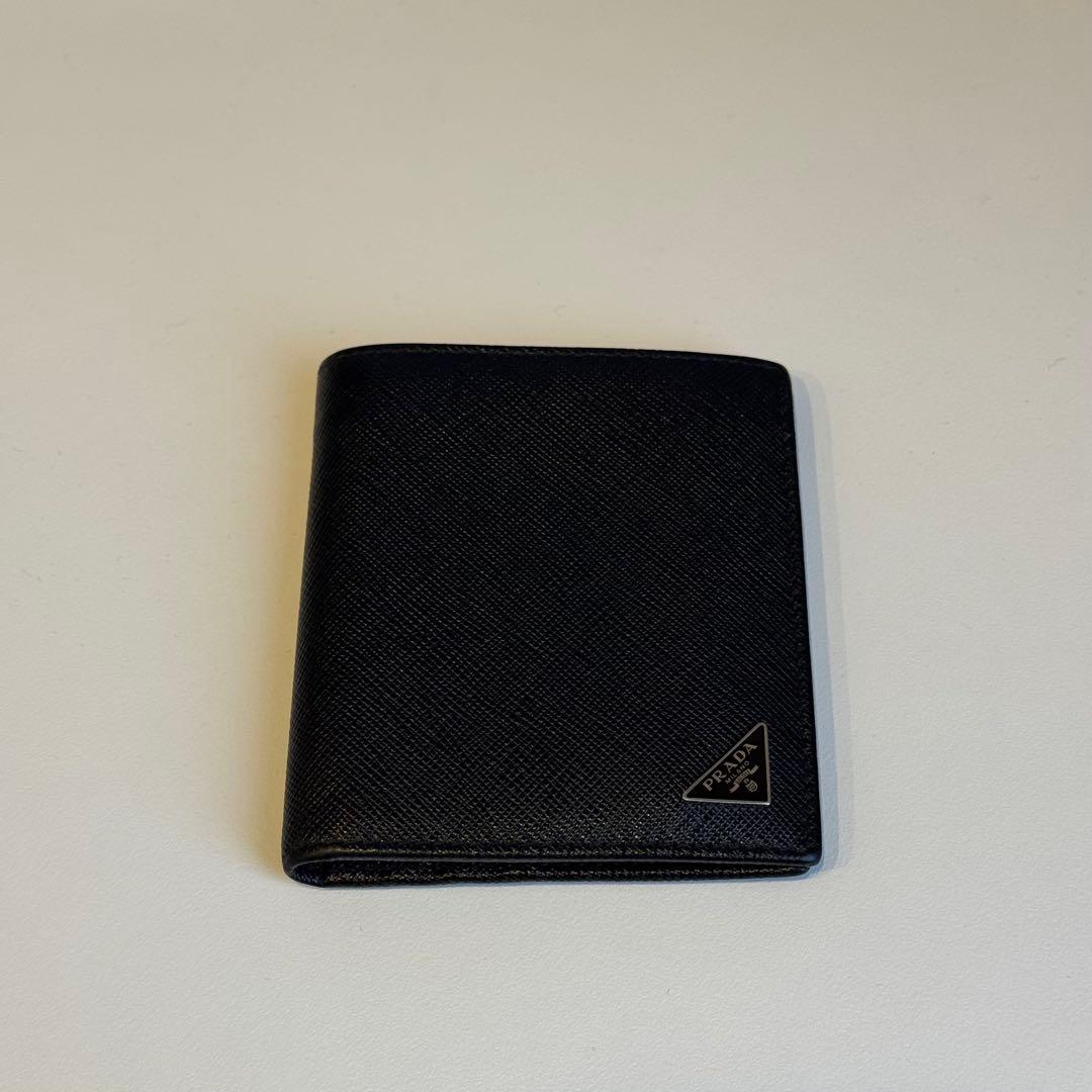 PRADA 二つ折り財布