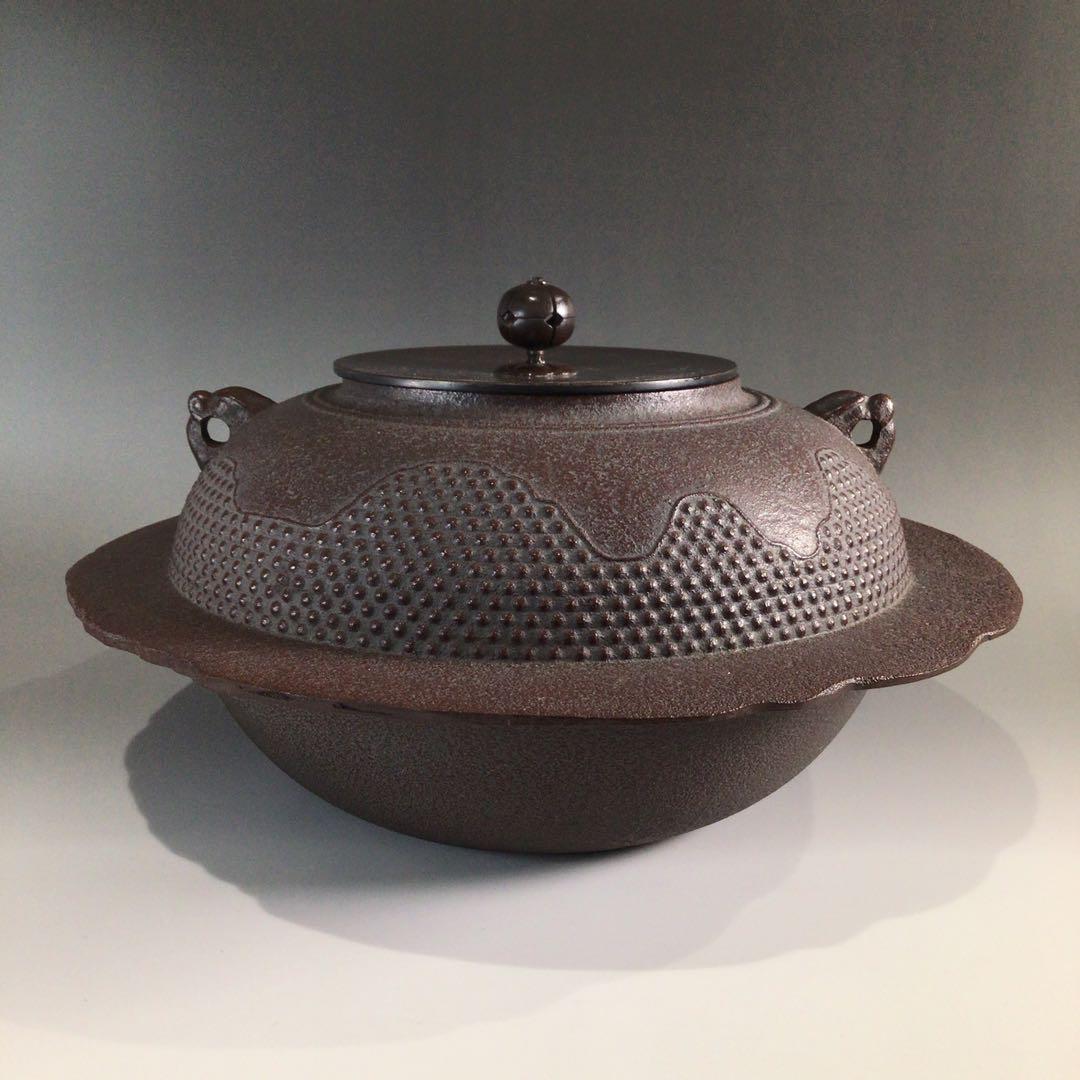 Ｐ７４２　茶釜　『釜師　佐藤清光造』『遠山霰』『透木釜』　共箱　茶道具