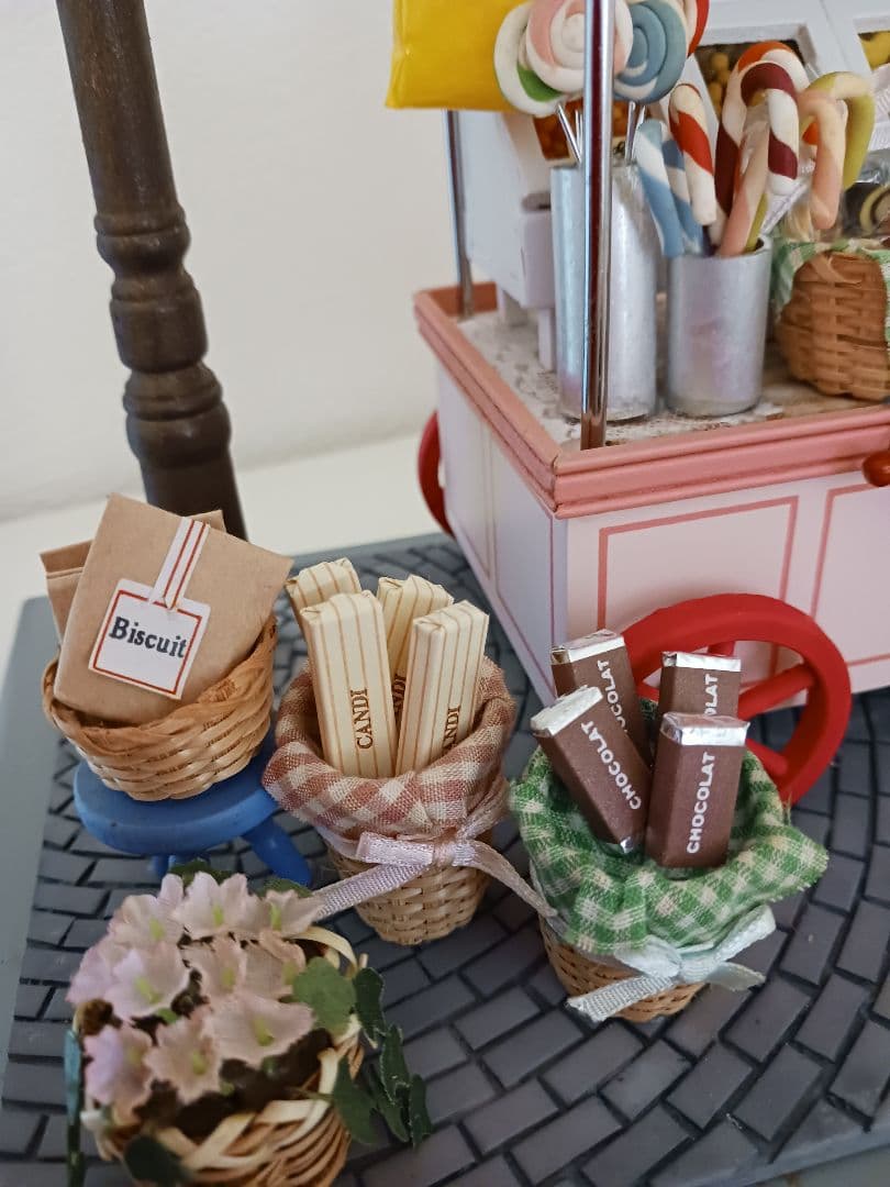 卓上ランプ &スタンド時計付き(電池交換→稼働✕)(お菓子屋さん)