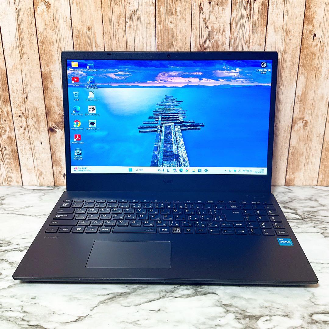 2022年製✨高性能i3＆爆速SSD/メモリ8GB✨カメラ付き 薄型パソコンPC