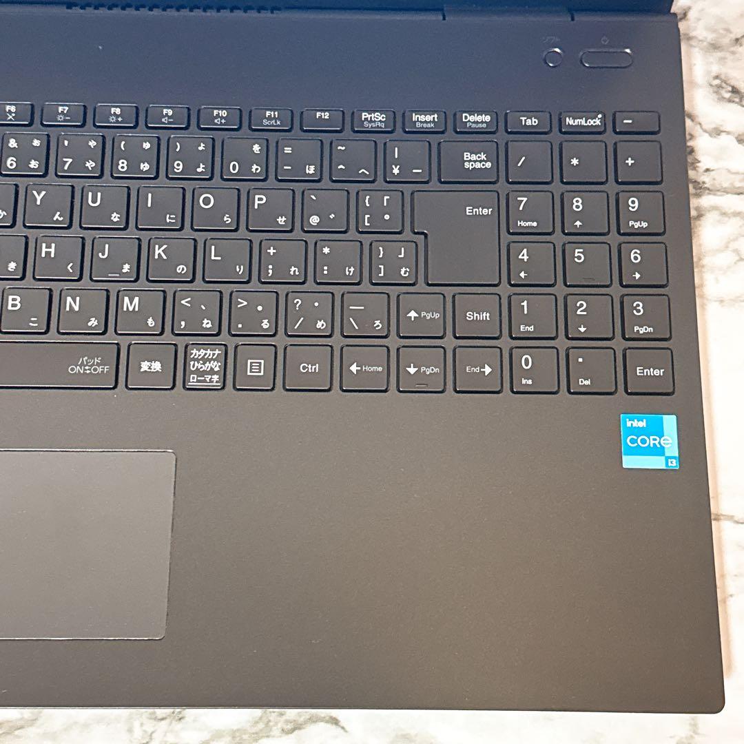 2022年製✨高性能i3＆爆速SSD/メモリ8GB✨カメラ付き 薄型パソコンPC