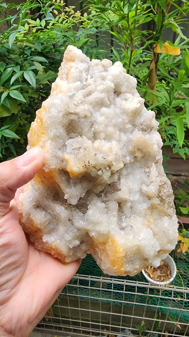 ハイライト・オパール・オン・フローライト