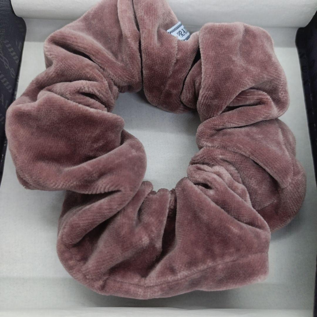 PRADA ベルベットシュシュ パープル