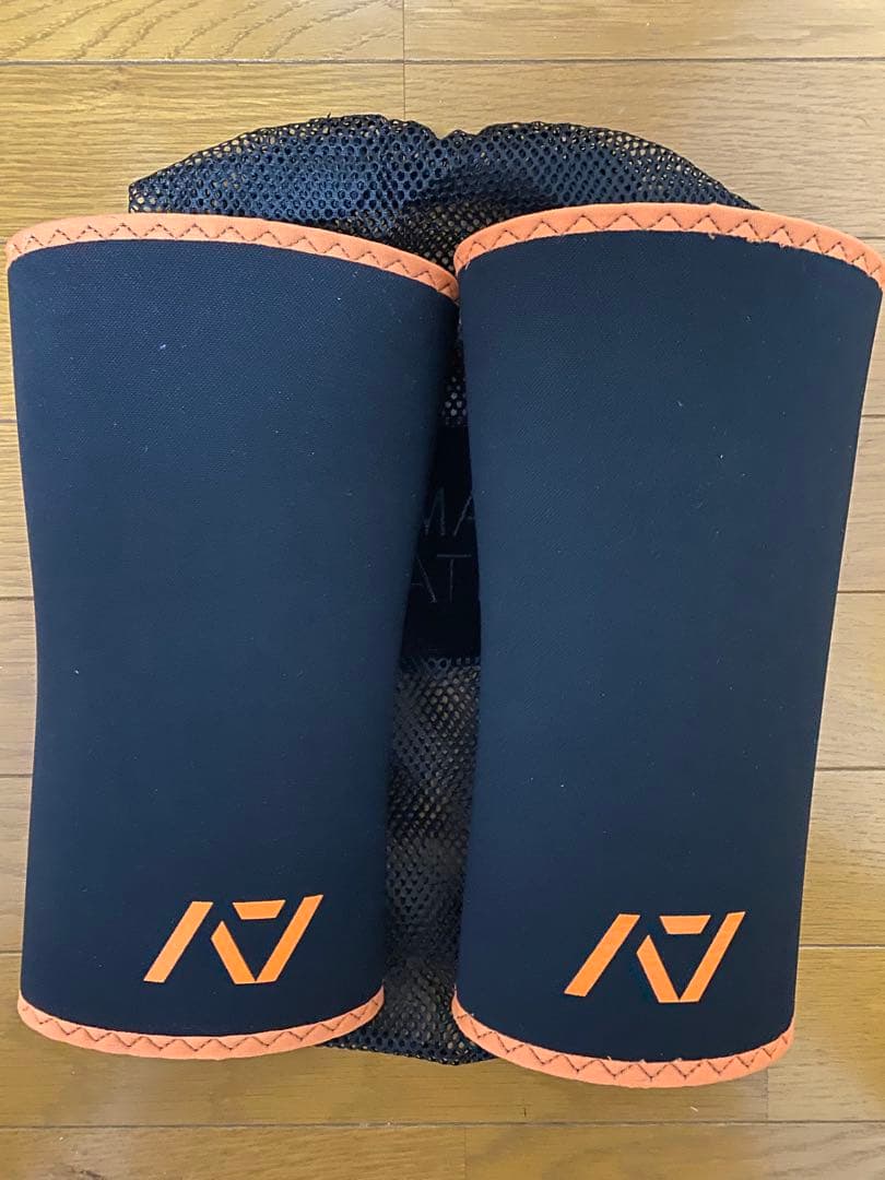 A7 ニースリーブ 『BLAZE』RIGOR MORTIS Mサイズ　7mm厚