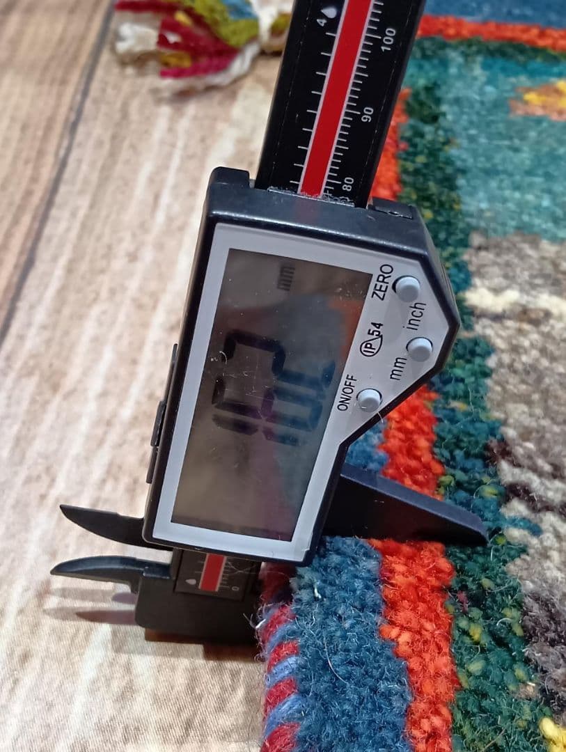 ペルシャ絨毯　ギャッベ　座布団　手織り　イラン(102)