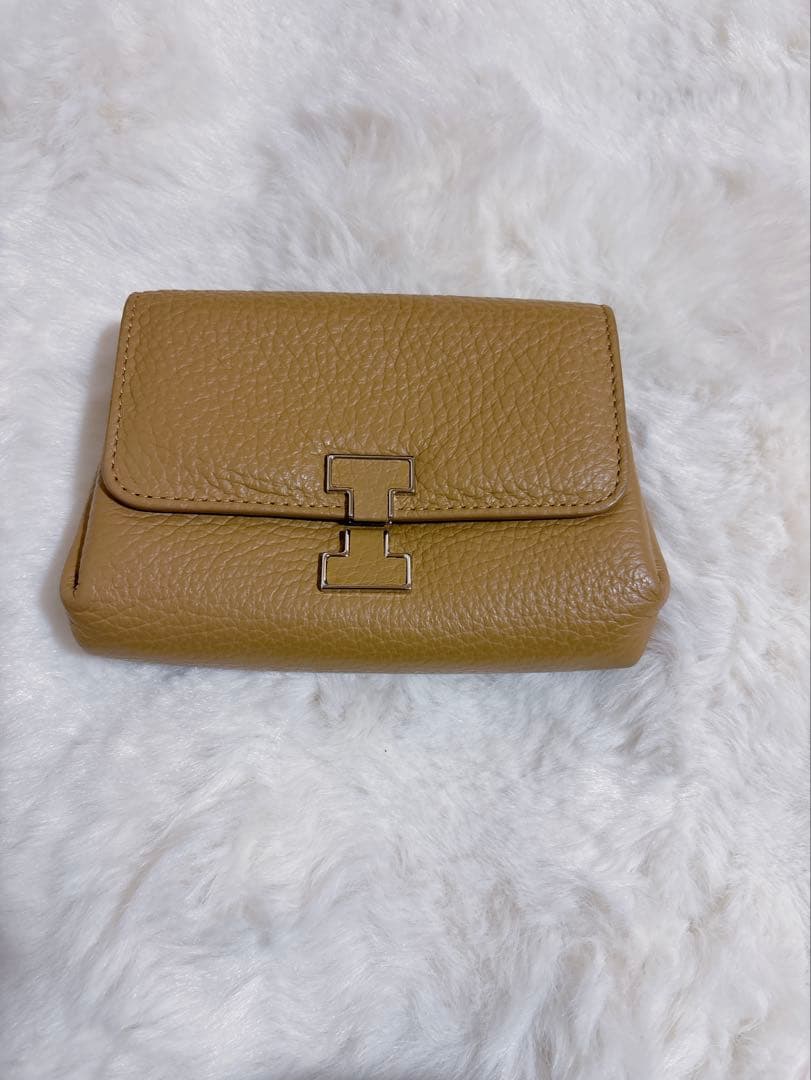 イアクッチ　アバ ウォレット CERVO 美品