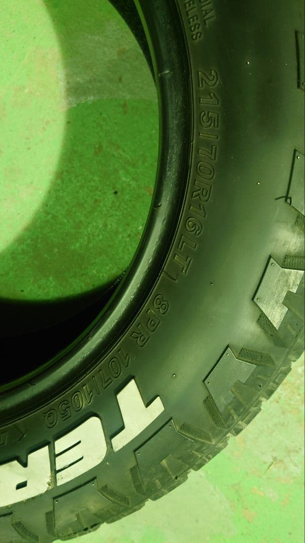 モンスター　215/70/r16　2本①