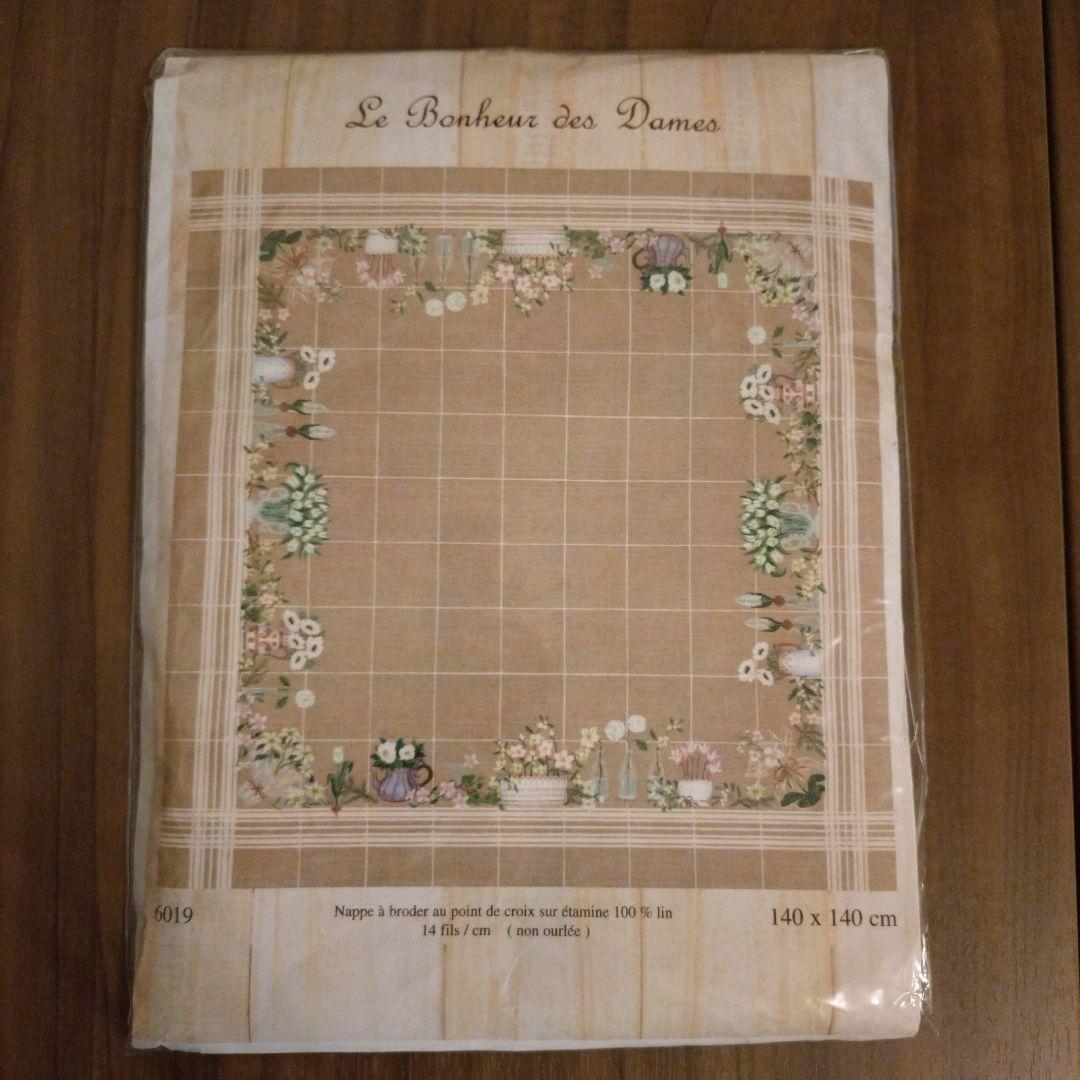 ルボヌールデダム　テーブルクロス刺繍キット