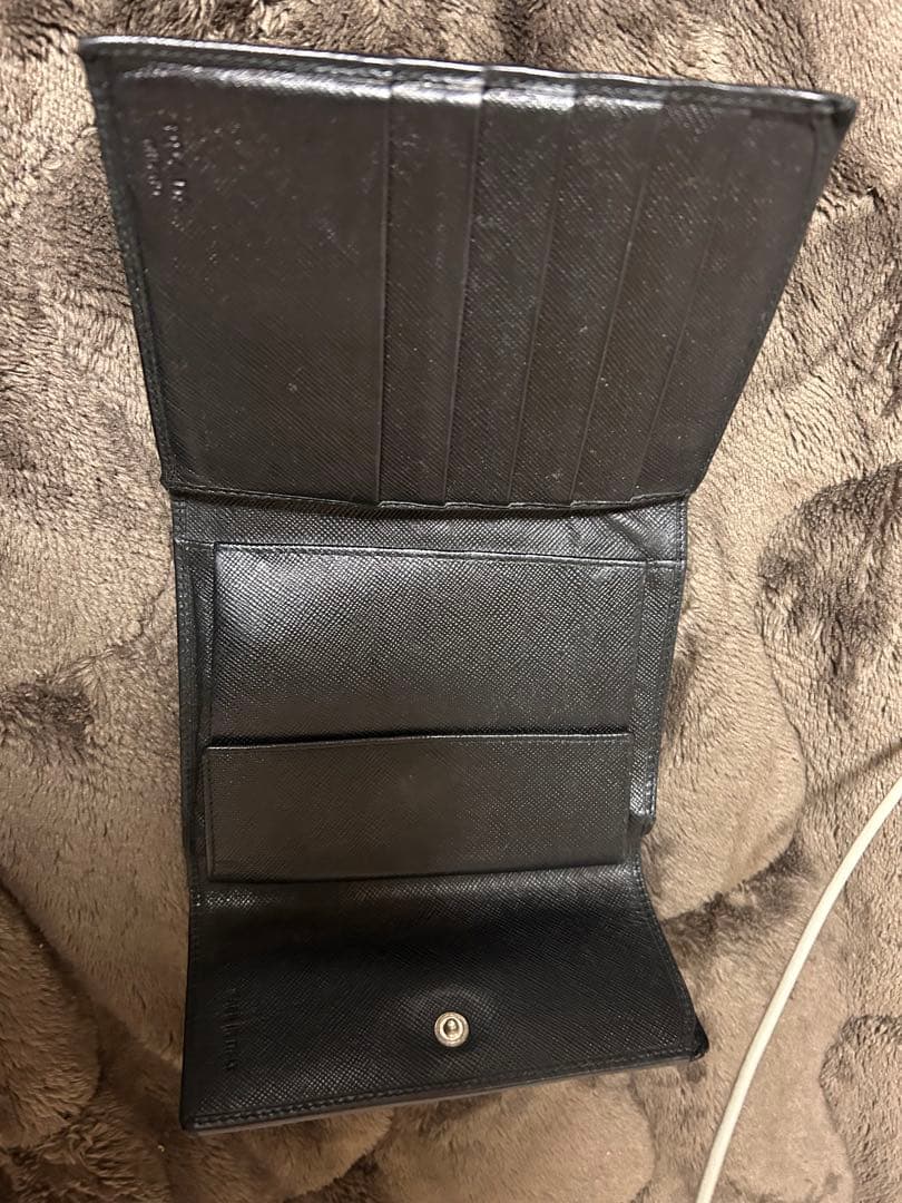 プラダ レザー 財布