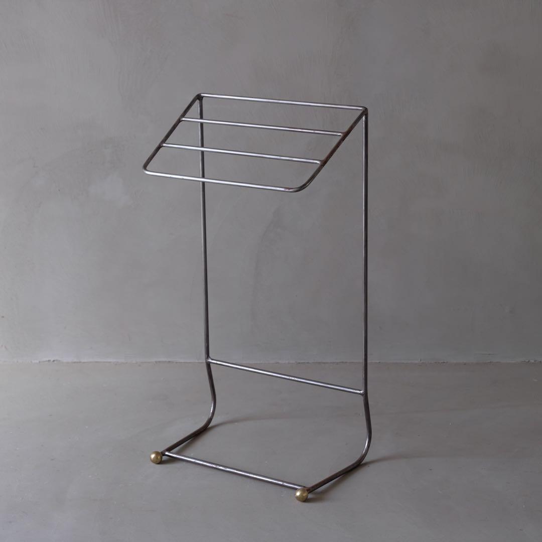 無垢鉄と真鍮のスタンド型タオル掛け　タオルハンガー インダストリアル 古道具