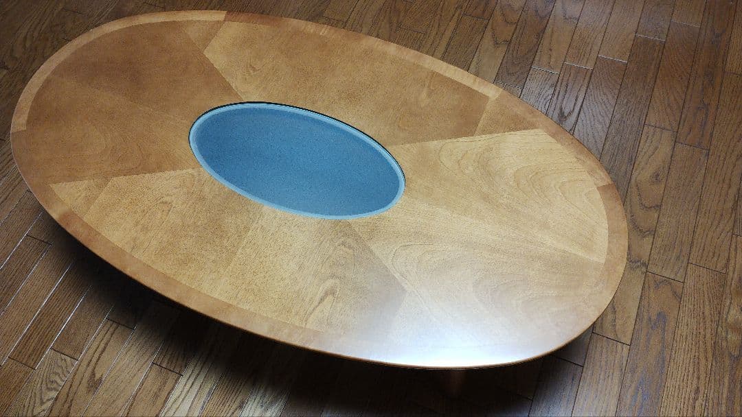 MARUNIのラウンドテーブル