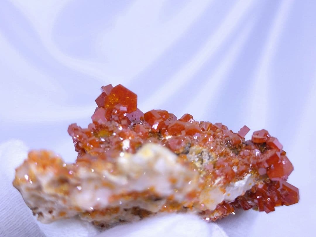 高品質　モロッコ産　バナディナイト　40.8g　バナジナイト　標本　①