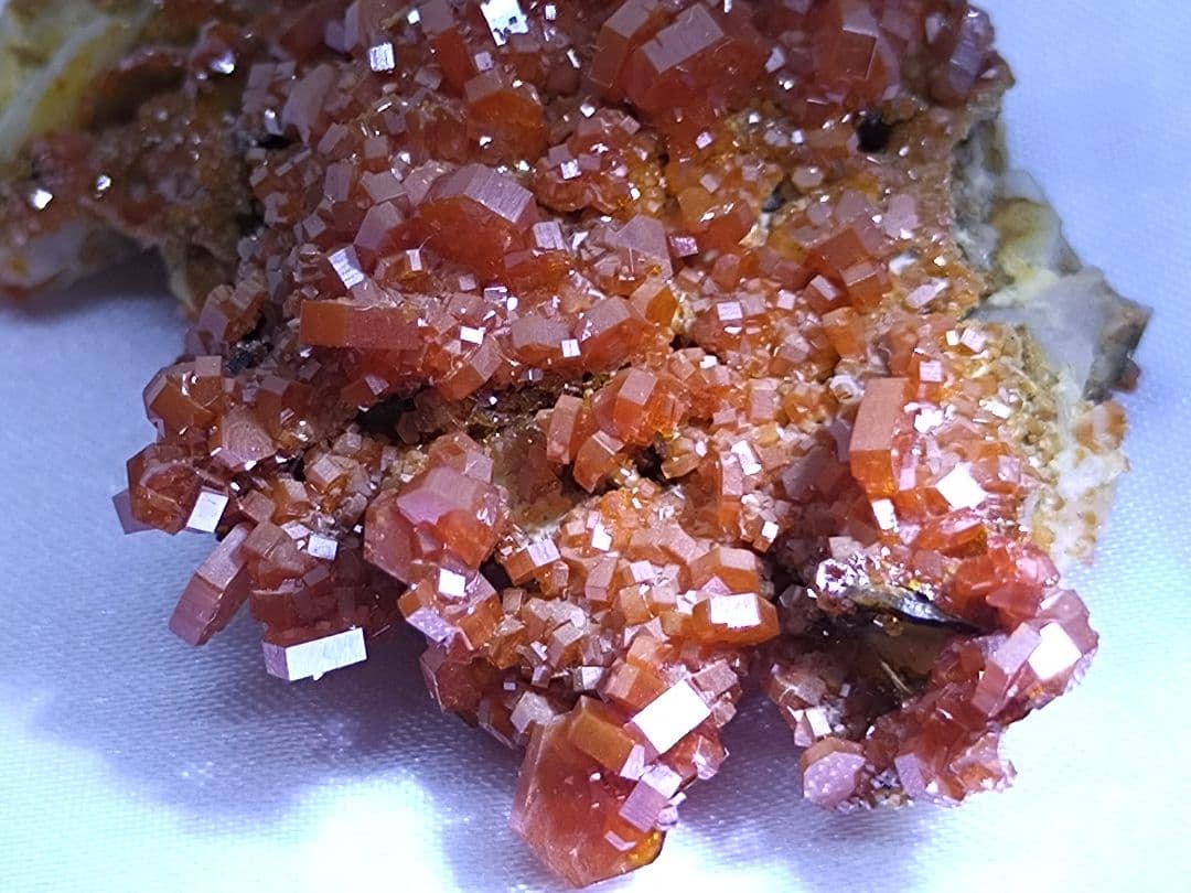 高品質　モロッコ産　バナディナイト　40.8g　バナジナイト　標本　①