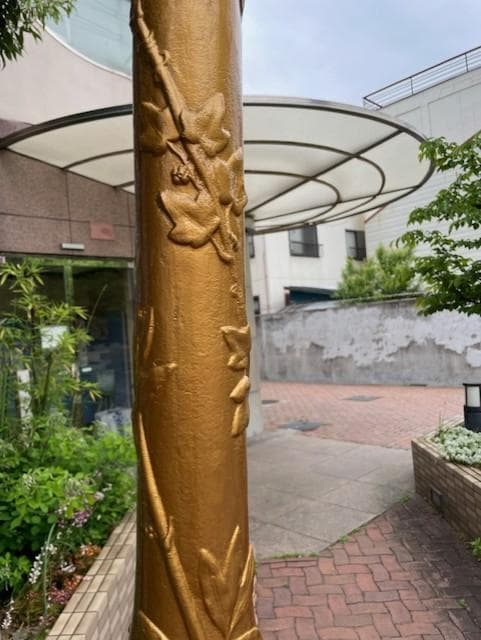 ゴールド装飾水栓柱