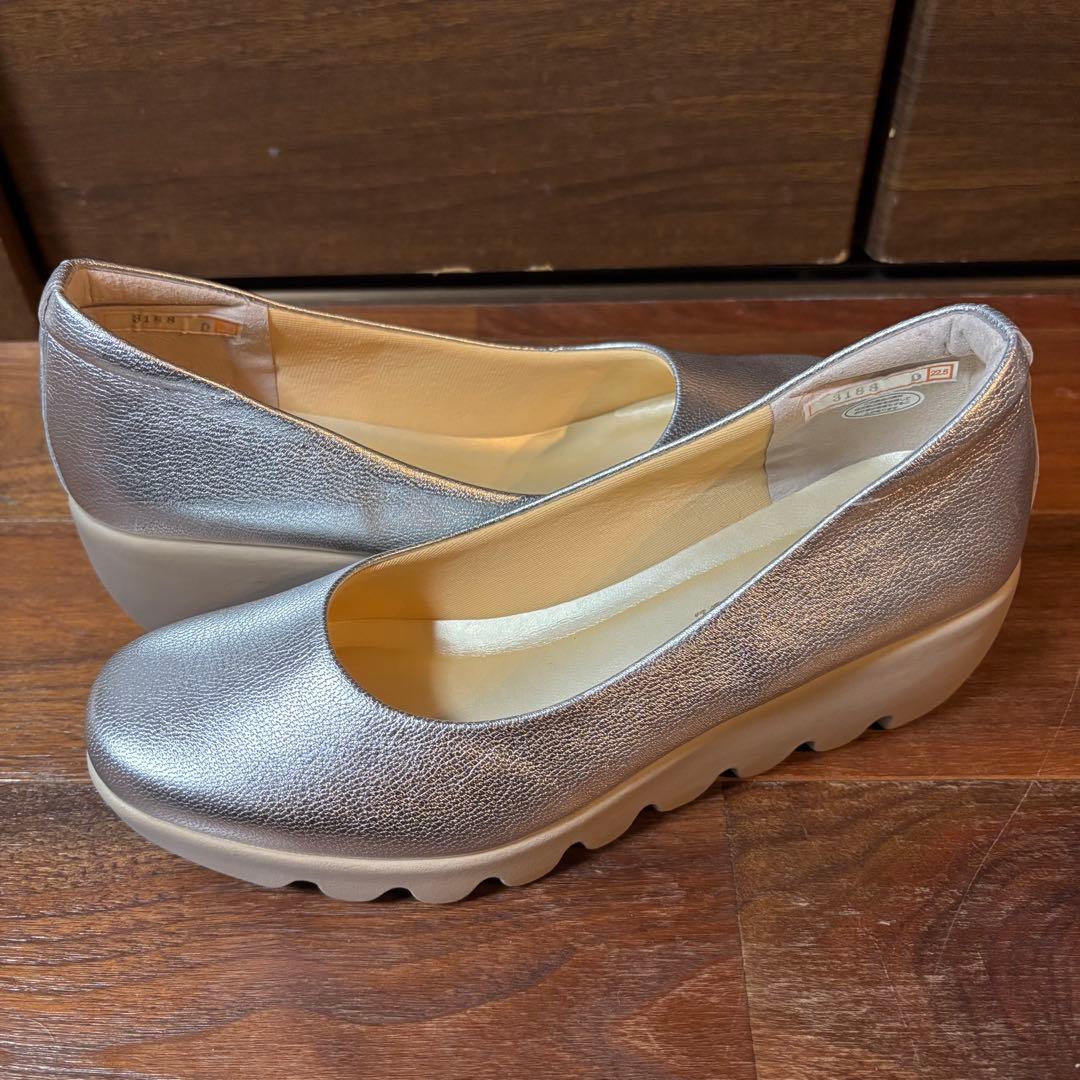 極美品★ヒルズアベニューHILLS AVENUE ウェーブソールシルバー22.5