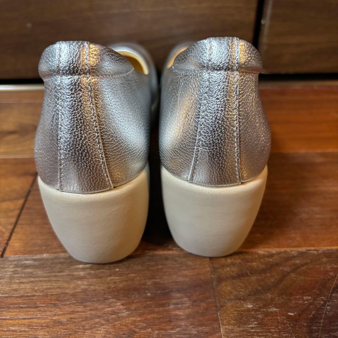 極美品★ヒルズアベニューHILLS AVENUE ウェーブソールシルバー22.5