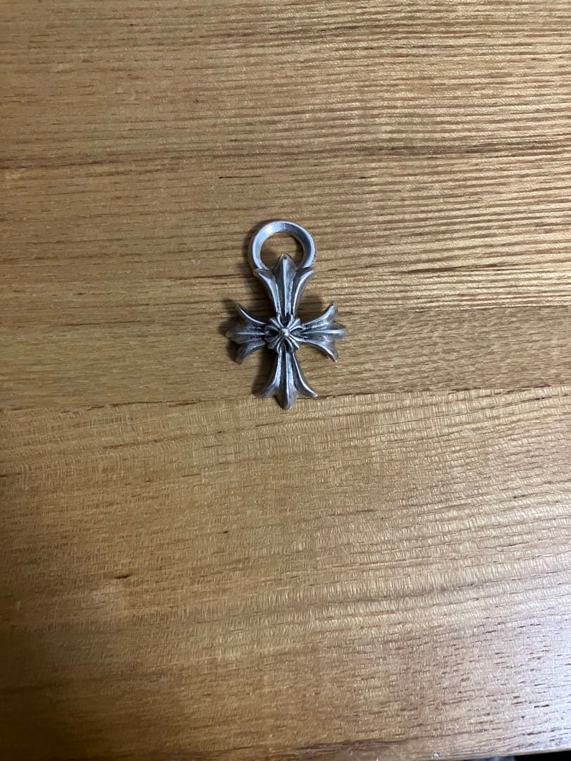 ポ*ョ様 【1/12まで値下げ中】クロムハーツ ベビーファット クロスチャーム