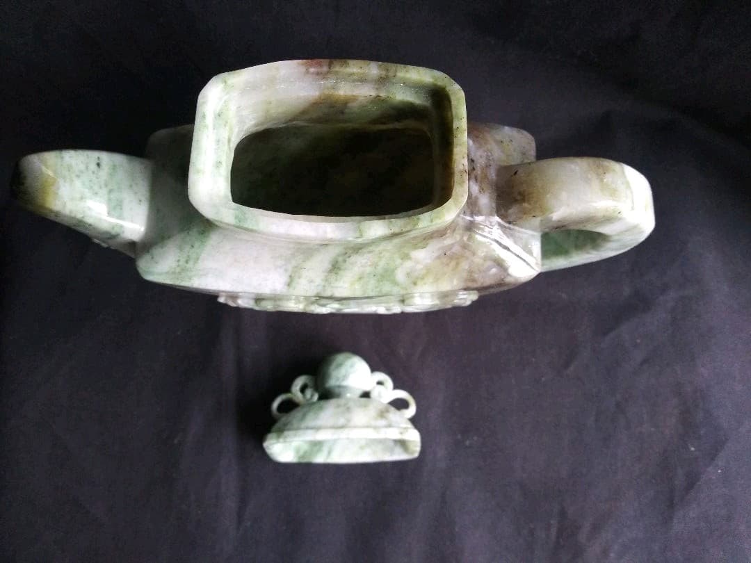 玉製龍壺　南陽翡翠(独山玉)製　中国工芸品　置物　NO.641