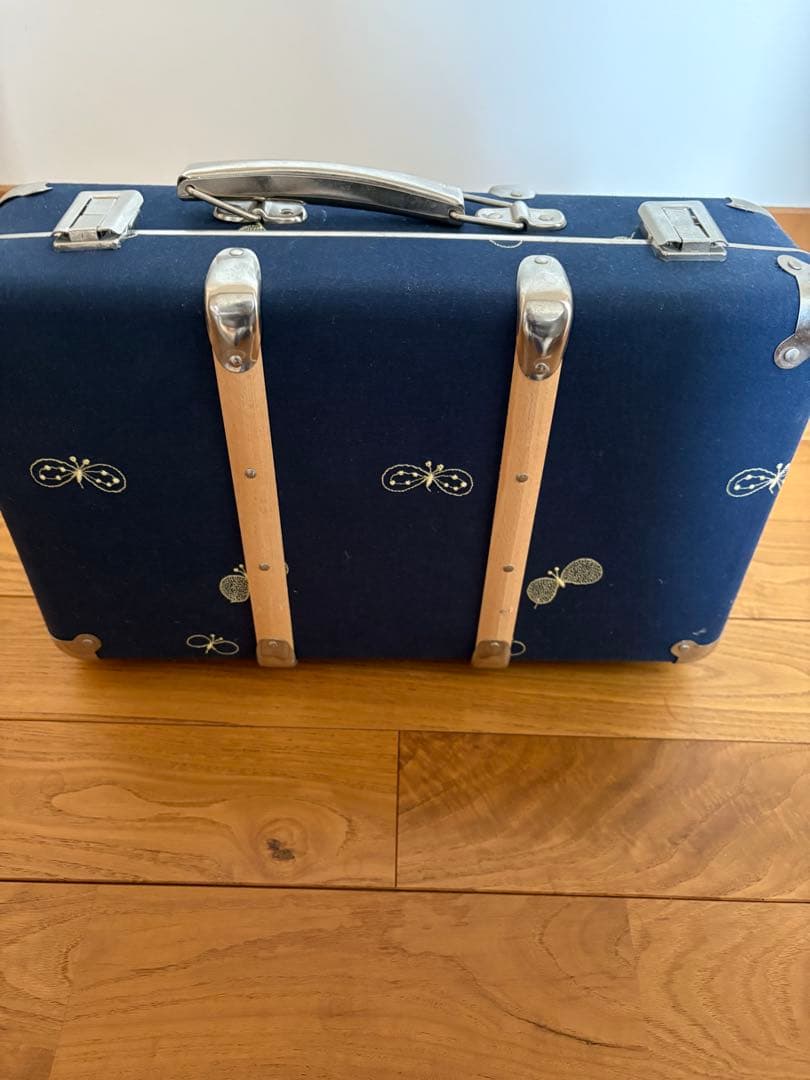 ネイビー蝶模様ケース