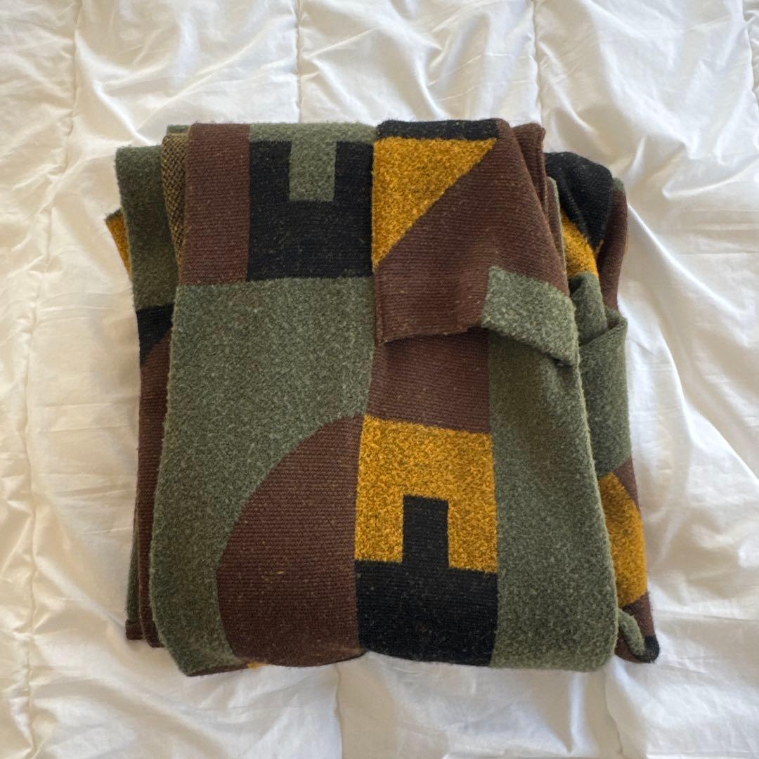 hazama 迷宮入りのニットガウン カーキ