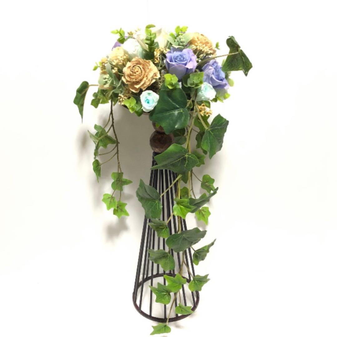 アイアンスタンドのプリザーブドフラワー