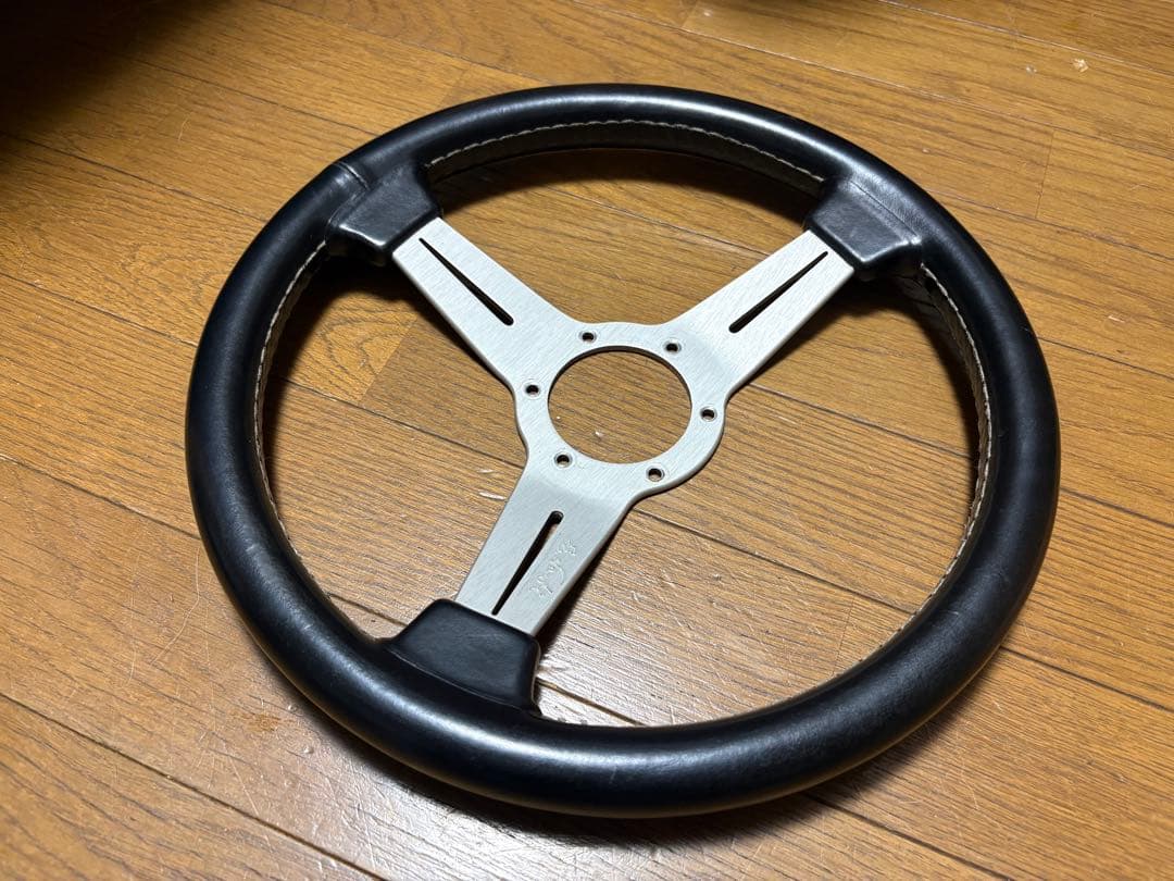 ナルディ　クラシック33π NARDI レザー　3本スポーク当時物　ステアリング