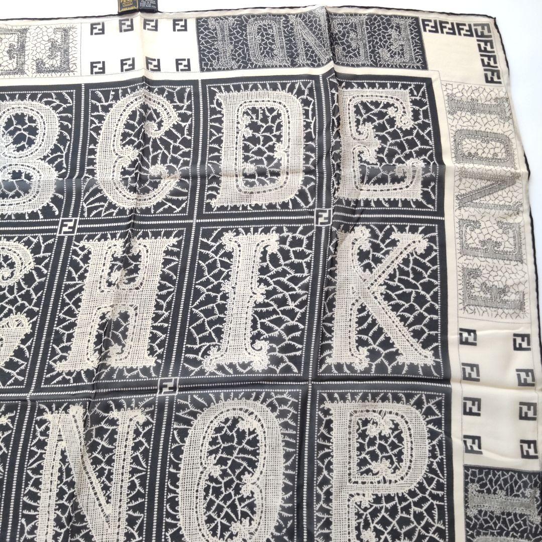 希少 フェンディ ロゴ アルファベットモチーフ ズッカ柄 シルクシフォンスカーフ