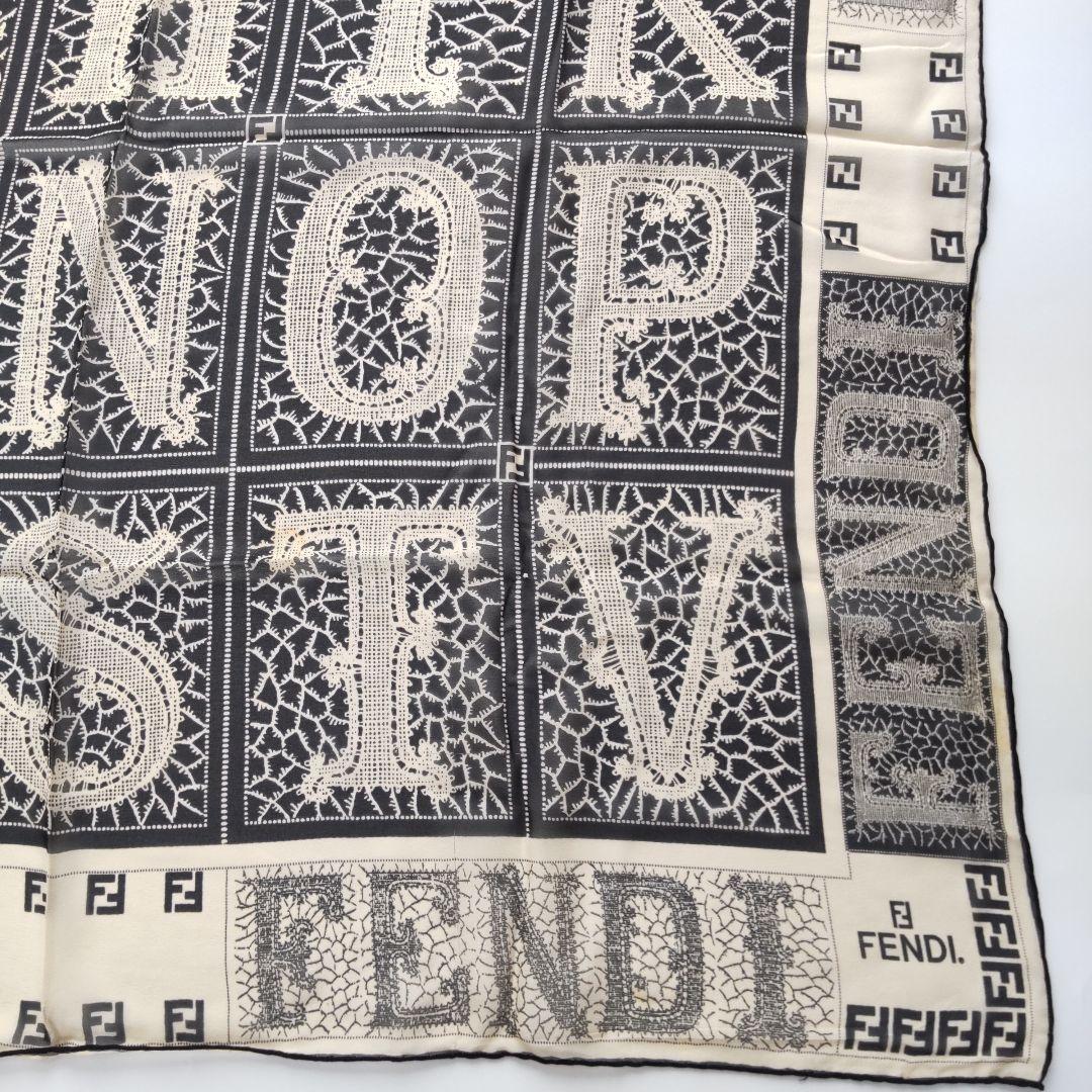 希少 フェンディ ロゴ アルファベットモチーフ ズッカ柄 シルクシフォンスカーフ