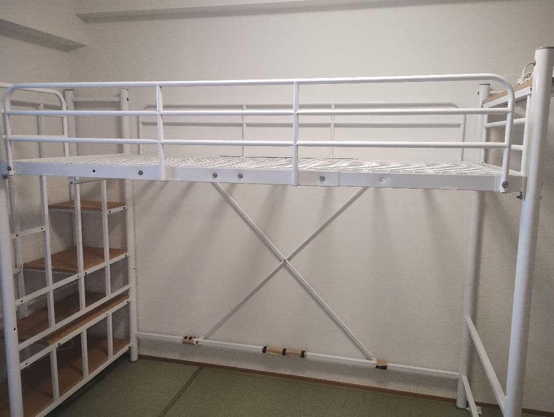 ホワイト パイプロフトベッド 収納棚付き